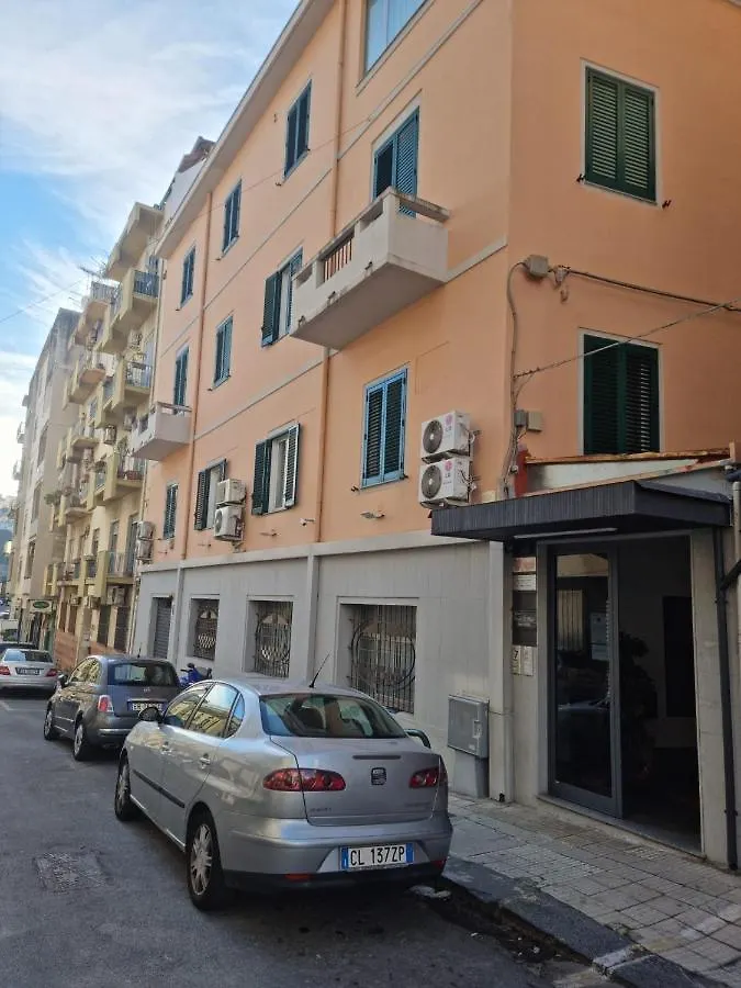 Laura Four Apartment Messina