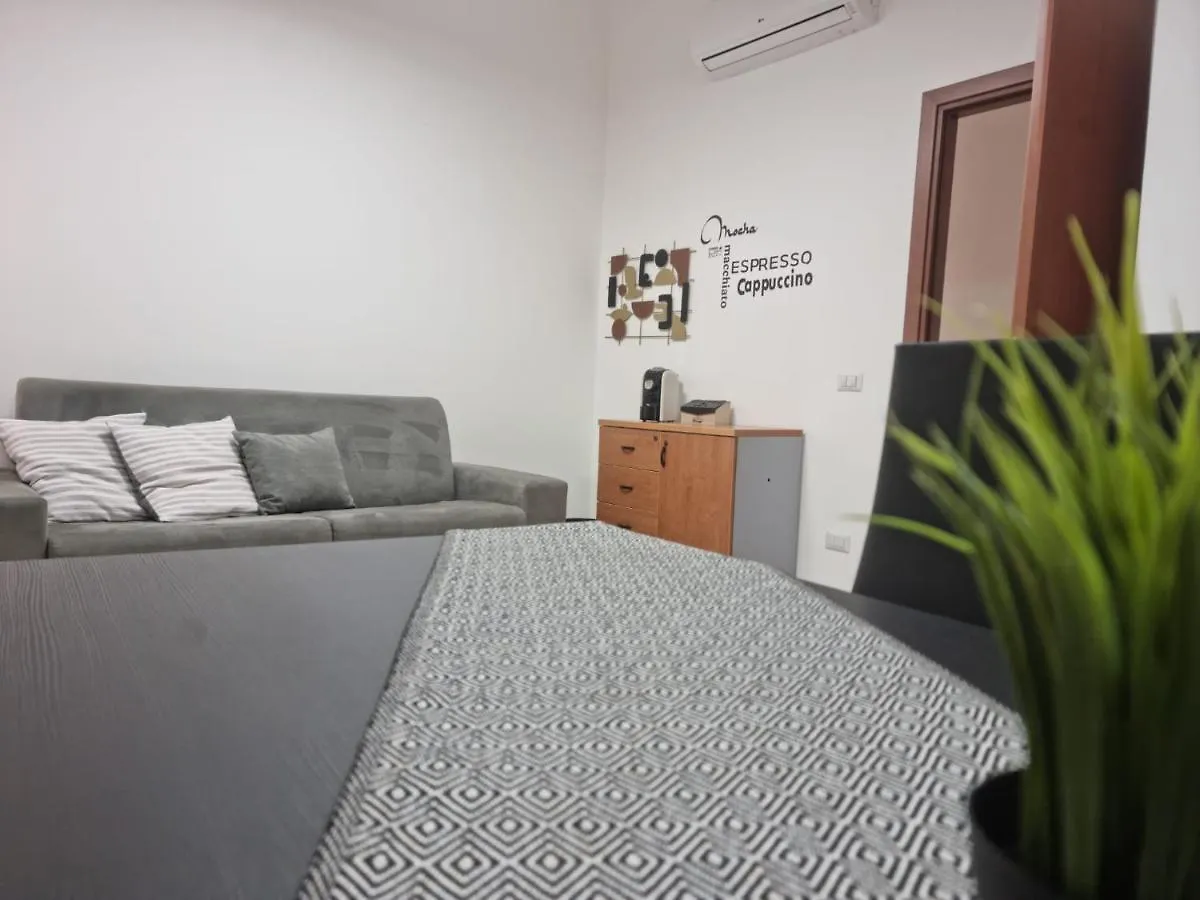 Laura Four Apartment Messina